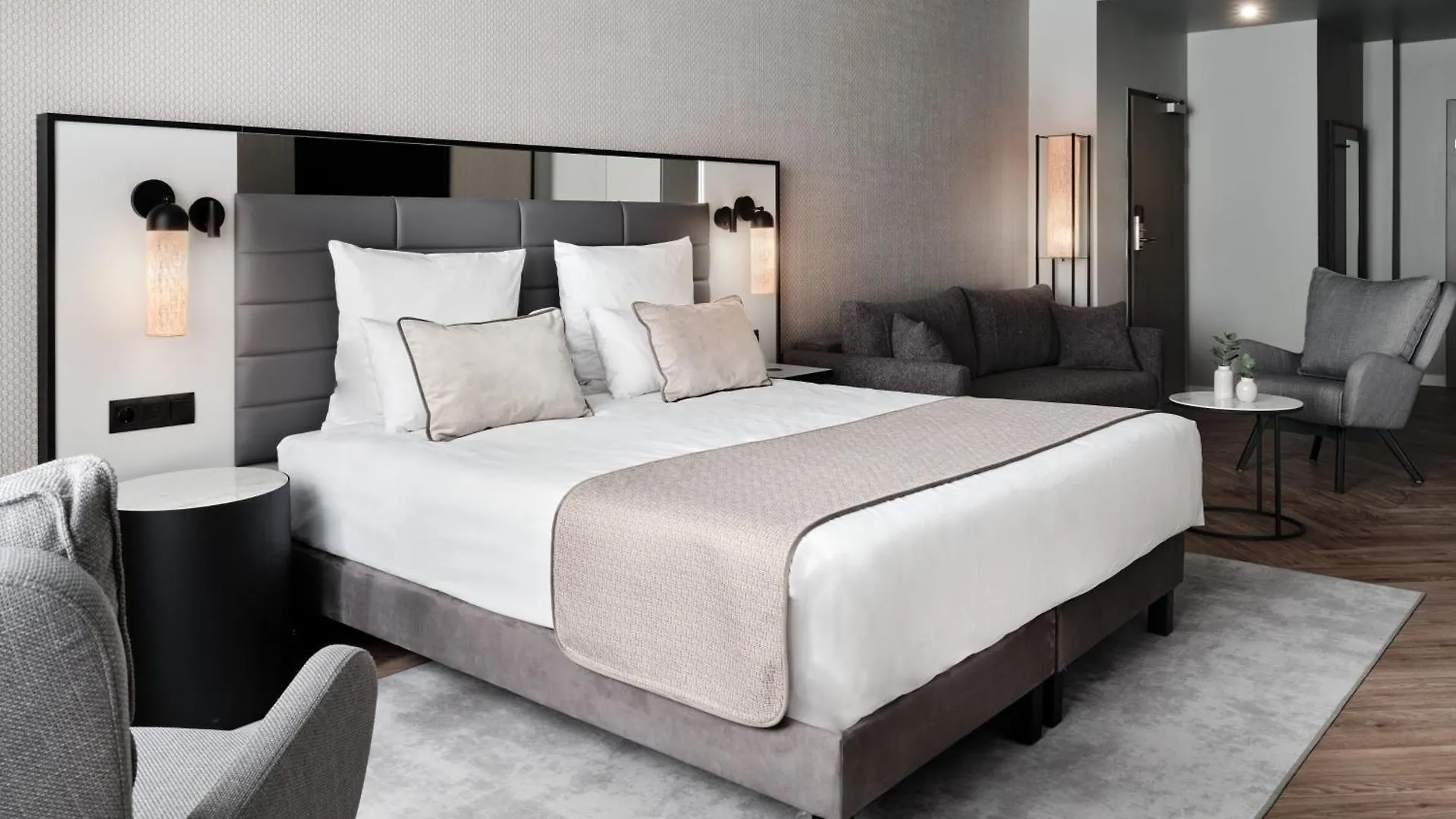 Leonardo Royal Hotel Warszawa 4*,