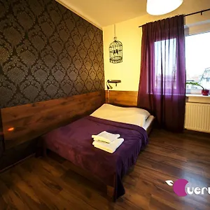 Hostal Very Berry - Old Town, Parking, Lift, Reception 24h